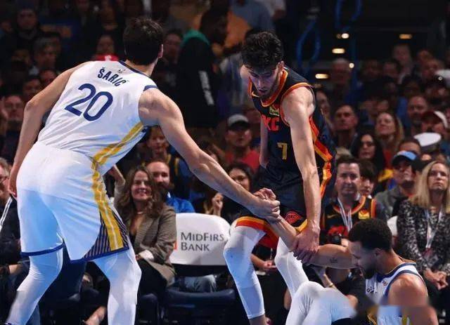 天津队逆转雷霆,克莱带队取胜 天津队逆转雷霆,克莱带队取胜