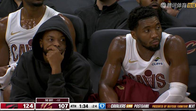 爵士逆转猛龙,米切尔点燃赛场 爵士逆转猛龙,米切尔点燃赛场