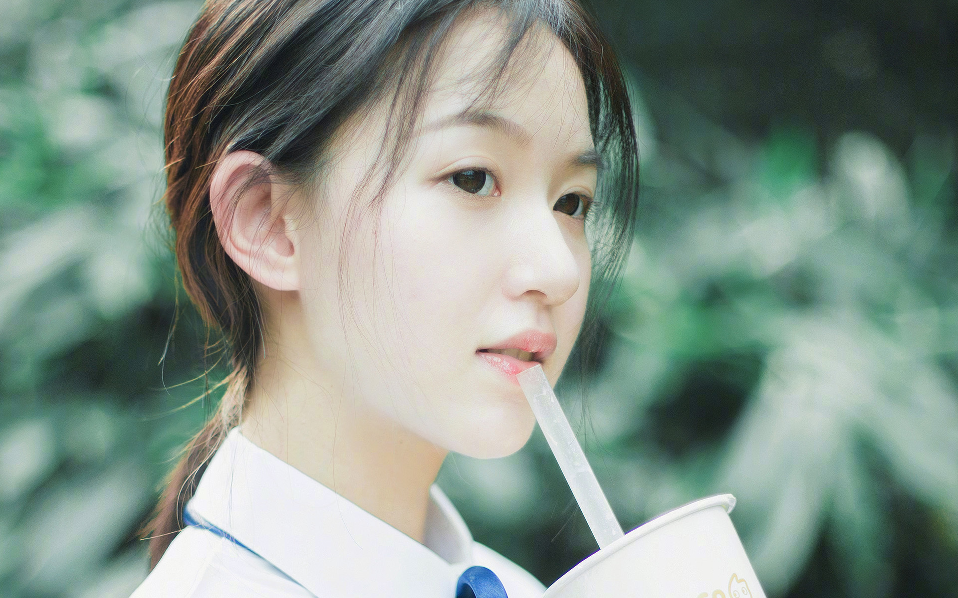 双红对决的异色主宰,莫德里奇如何让巴萨的球衣承载皇马之魂